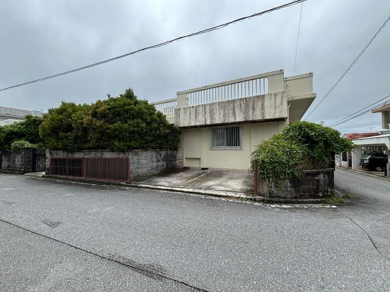 5DK RC House with Large Lot in Yomitan, Okinawa - Thumbnail 3