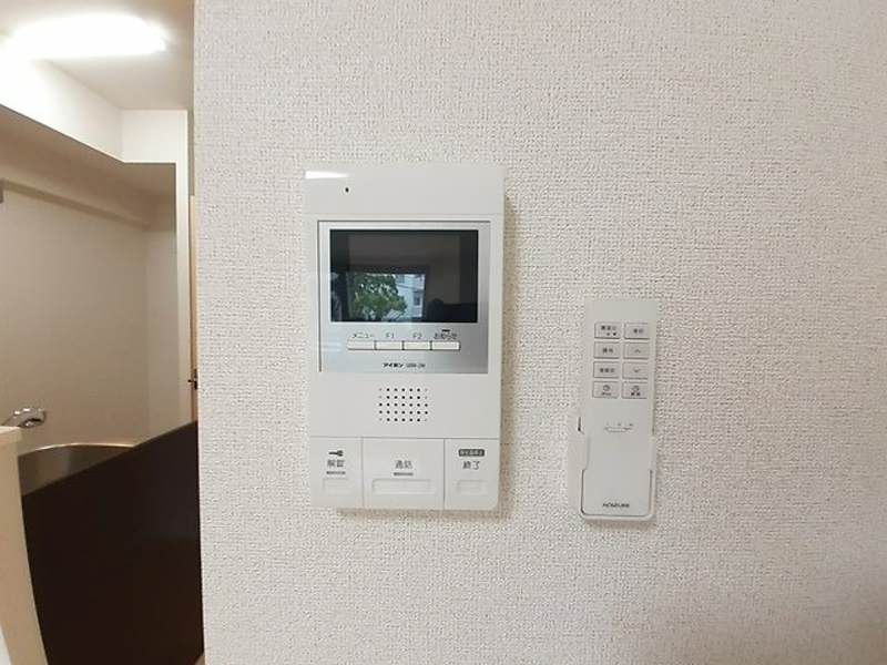 1K Apartment for Rent in Mekaru, Naha - 68,000 Yen - Thumbnail 3