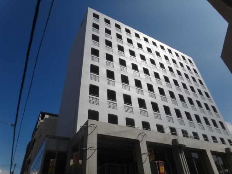 Modern 1K Designer Apartment for Rent in Naha's Kumochi - Thumbnail 2