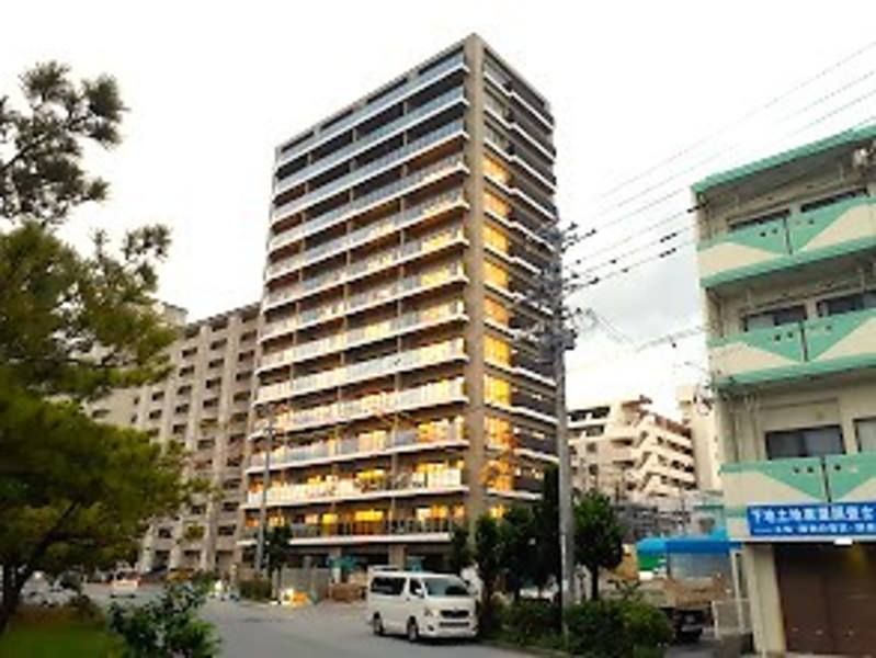 Milco Mansion Akebono Sea Front View 3LDK in Naha, Okinawa - Image 1