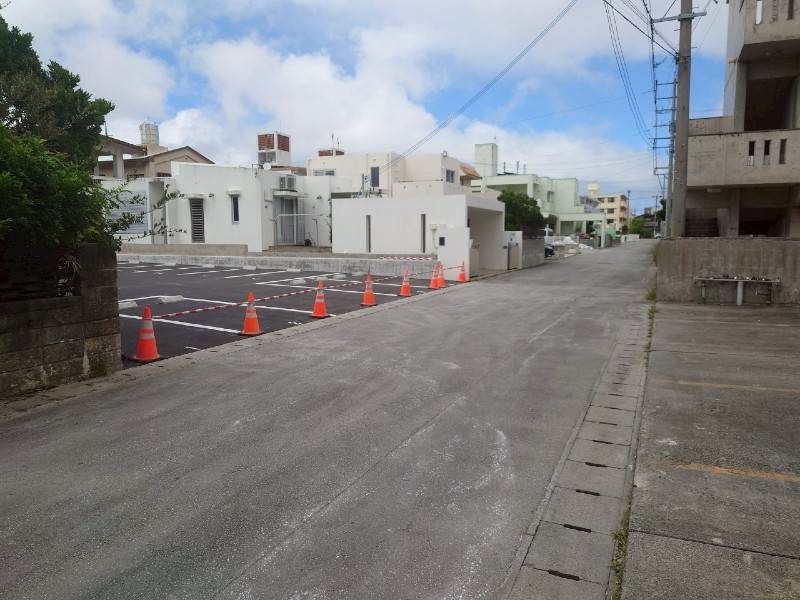 Light Vehicle Parking Space for Rent in Okinawa City, Mihara - Thumbnail 3
