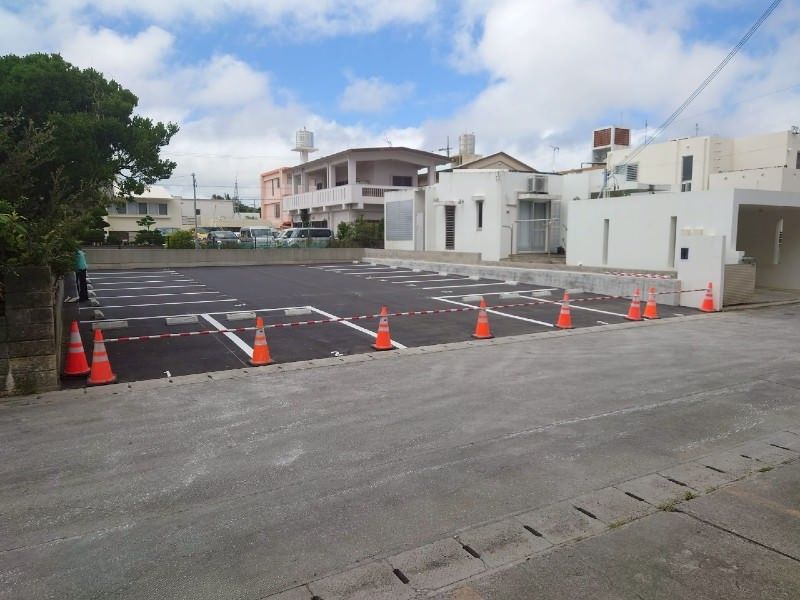 Light Vehicle Parking Space for Rent in Okinawa City, Mihara - Thumbnail 2