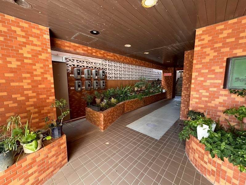 Lions Mansion Koya 2: 2DK Apartment for Sale in Okinawa City - Thumbnail 4