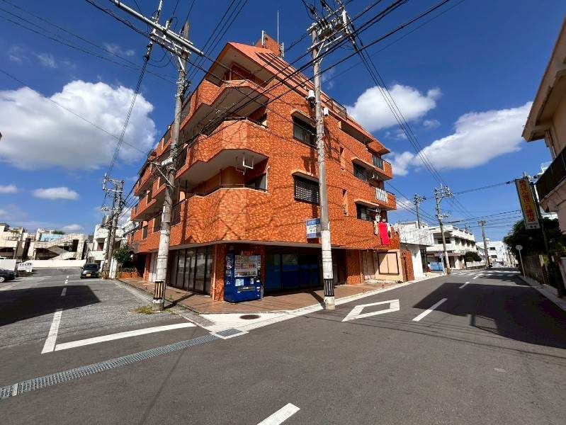 Lions Mansion Koya 2: 2DK Apartment for Sale in Okinawa City - Thumbnail 3
