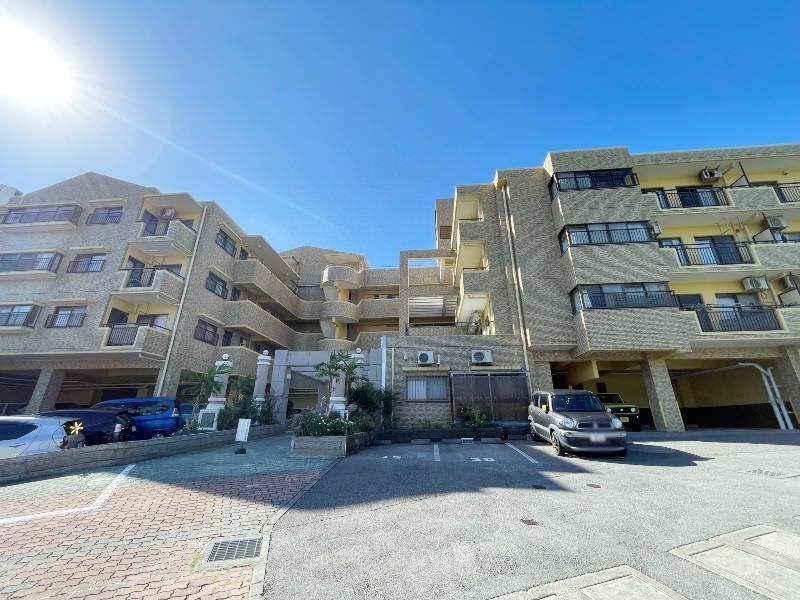 Lions Palace Yamakawa 3LDK Apartment for Sale in Naha, Okinawa - Thumbnail 4