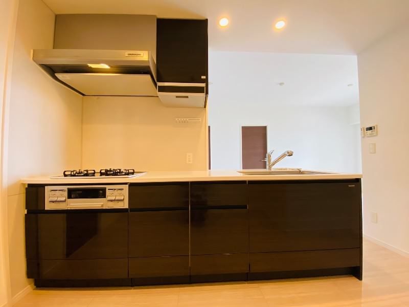 3LDK Ocean View Apartment for Rent in Itoman, Okinawa - Thumbnail 2
