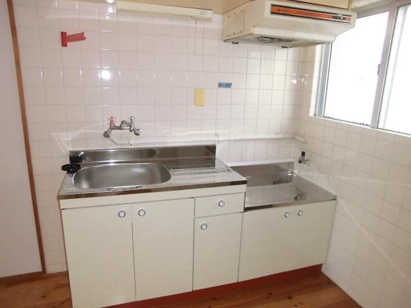 1DK Apartment for Rent in Ginowan, Okinawa with Free Parking & Internet - Thumbnail 4