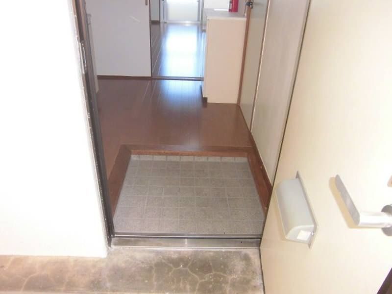 Castillo Kaneshiro 1K Apartment for Rent in Itoman, Okinawa - Thumbnail 3