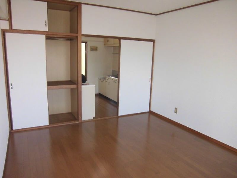 Castillo Kaneshiro 1K Apartment for Rent in Itoman, Okinawa - Thumbnail 4