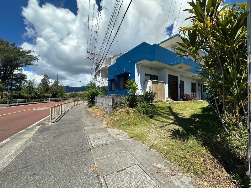 2LDK Apartment for Rent in Umoza, Nago City, Okinawa - Thumbnail 3