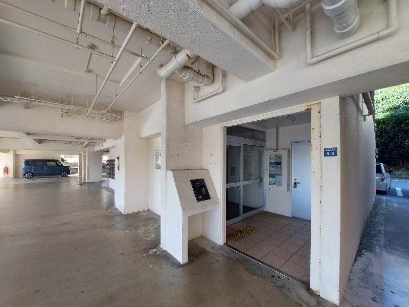 Pet-Friendly 1R Apartment for Rent in Urasoe, Okinawa - Thumbnail 3