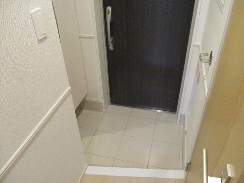 New 2LDK Pet-Friendly Apartment for Rent in Urasoe, Okinawa - Thumbnail 3