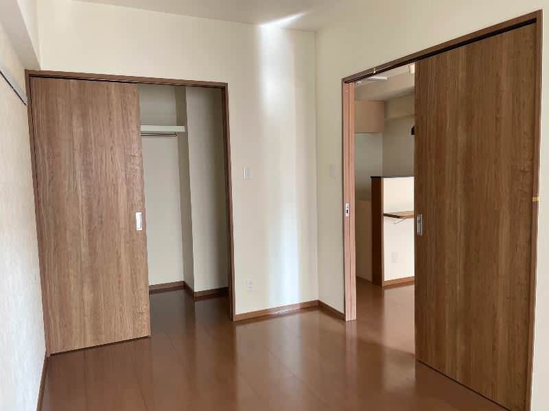 1LDK Apartment for Rent in Higashihama, Yonabaru-cho, Okinawa - Thumbnail 2