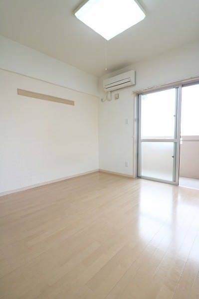 Grace For Yonabaru-cho Higashihama 1K Apartment for Rent - Thumbnail 2