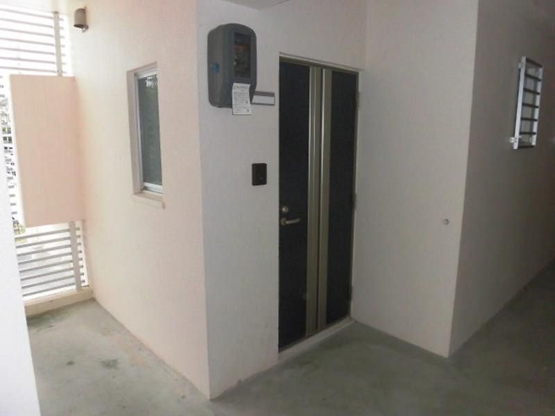 1DK Apartment for Rent in Tomigusuku, Okinawa - 27 sqm - Thumbnail 2