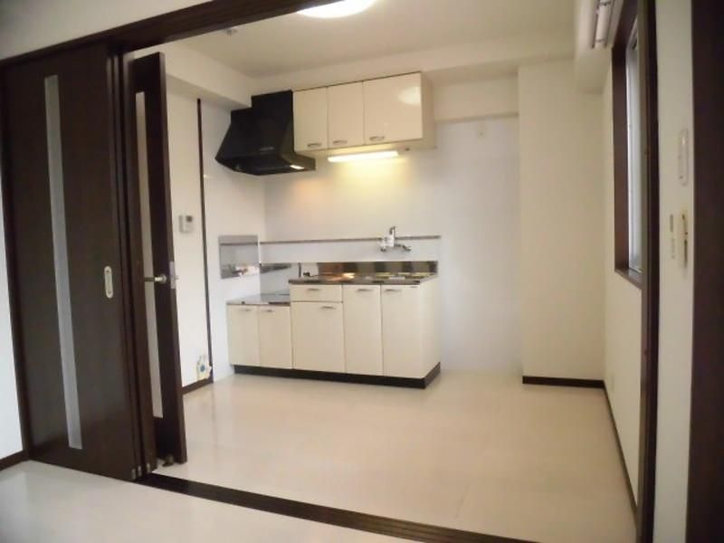 1DK Apartment for Rent in Tomigusuku, Okinawa - 27 sqm - Thumbnail 4