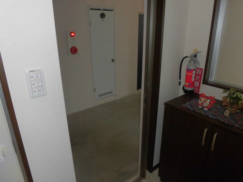 1DK Apartment for Rent in Tomigusuku, Okinawa - 27 sqm - Thumbnail 3