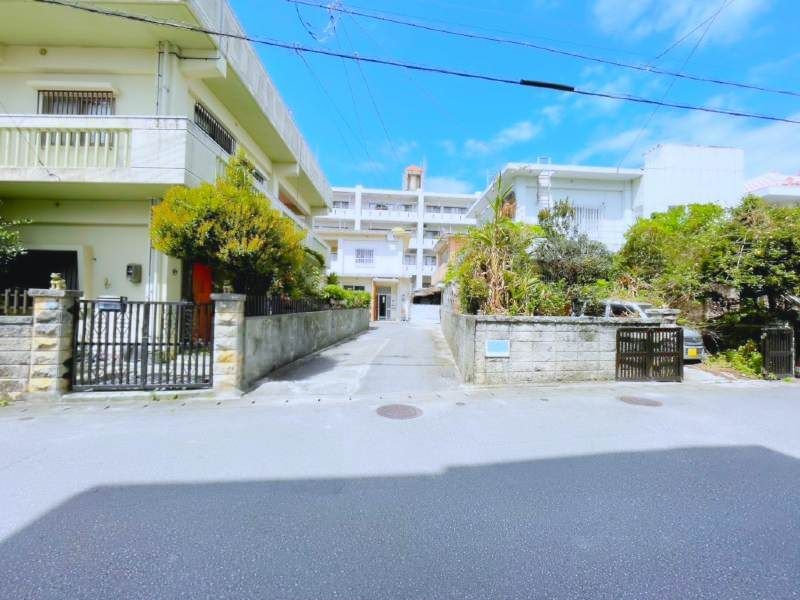 3LDK Detached House for Renovation in Urasoe, Okinawa - Thumbnail 2