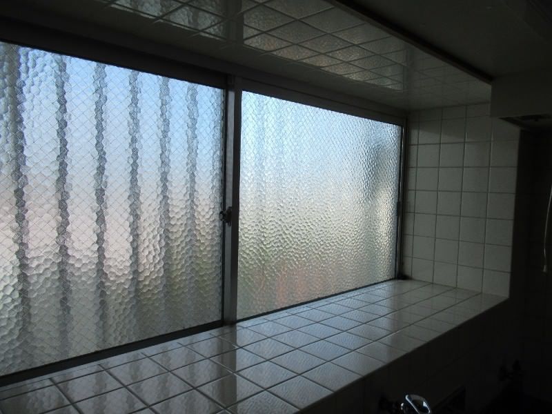 2DK Apartment for Rent in Urasoe, Okinawa with Free Parking - Thumbnail 3