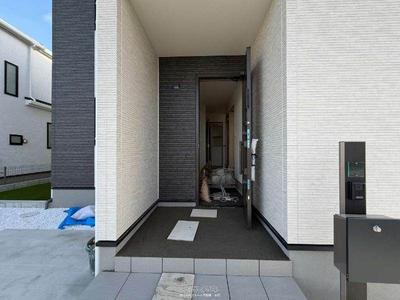 New 4LDK House for Sale in Okinawa City — Front_door, Okinawa, Okinawa