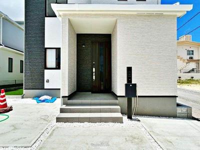 New 4LDK House for Sale in Okinawa City — Front_door, Okinawa, Okinawa
