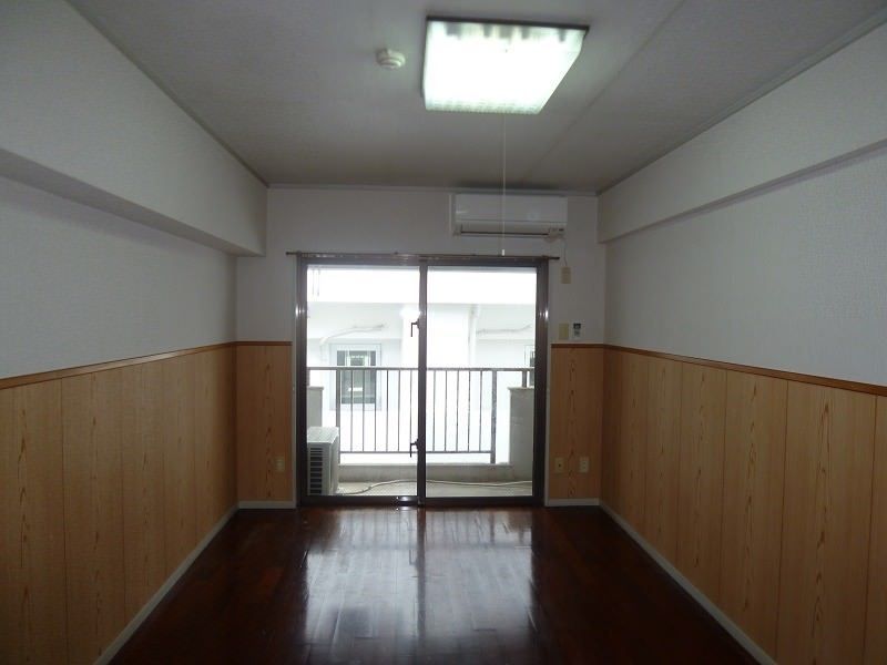 1R Apartment for Rent in Urasoe, Okinawa - Grandeol Nakazashi - Thumbnail 4