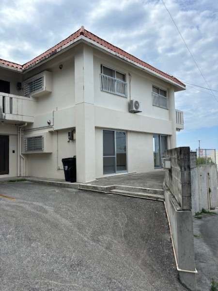 Ocean View 3LDK House for Sale in Yomitan Village, Okinawa - Thumbnail 2