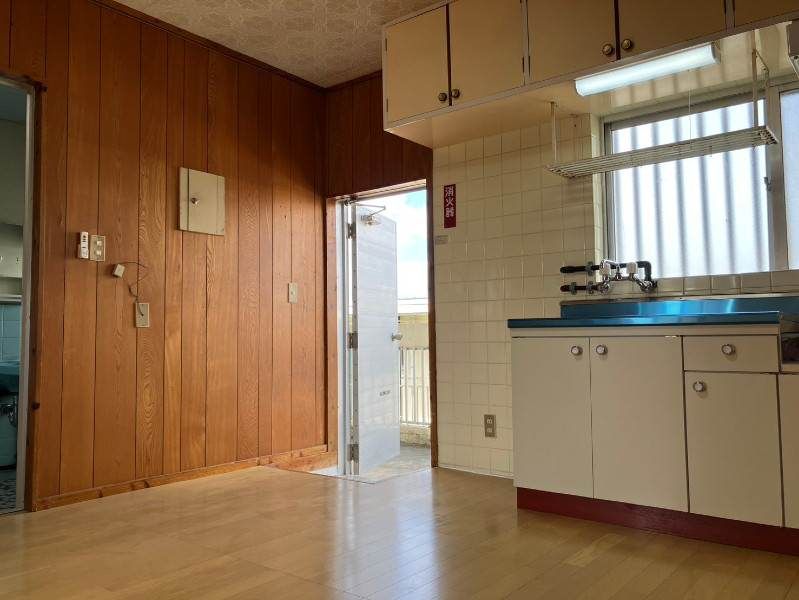 2DK Apartment for Rent in Urasoe City, Okinawa - Thumbnail 4