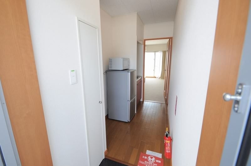 Rent 1K Apartment in Tomigusuku, Okinawa - Fully Furnished, No Guarantor - Thumbnail 2