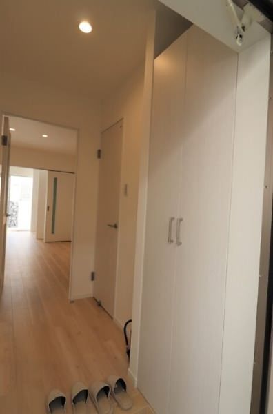 New 1LDK Pet-Friendly Apartment for Rent in Urasoe, Okinawa - Thumbnail 2