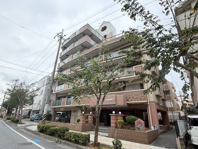 3LDK Apartment for Sale in Naha's Akamine, Okinawa - Thumbnail 2