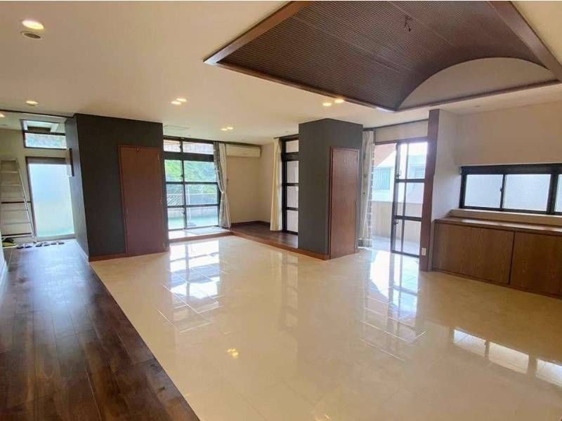 3LDK House in Tomigusuku with 6 Car Parks | 63.3 Tsubo - Thumbnail 2