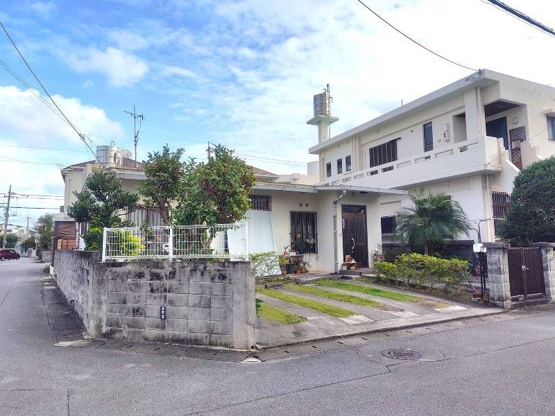 RC Bungalow with Garden in Okinawa City near Manta Park - Thumbnail 2