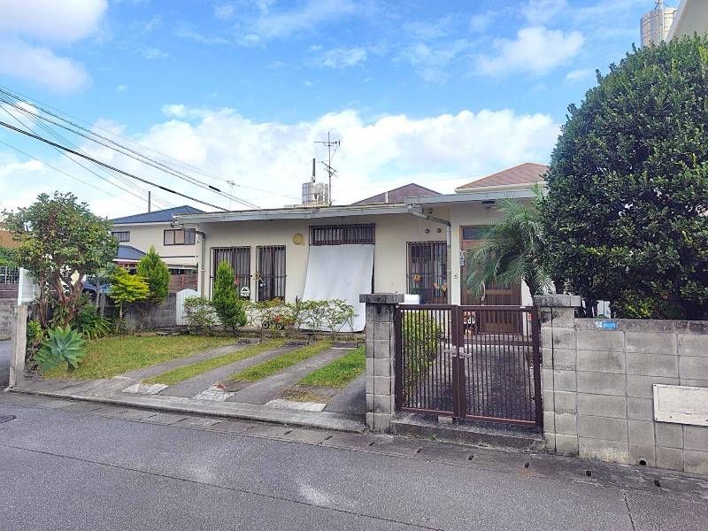 RC Bungalow with Garden in Okinawa City near Manta Park - Thumbnail 3