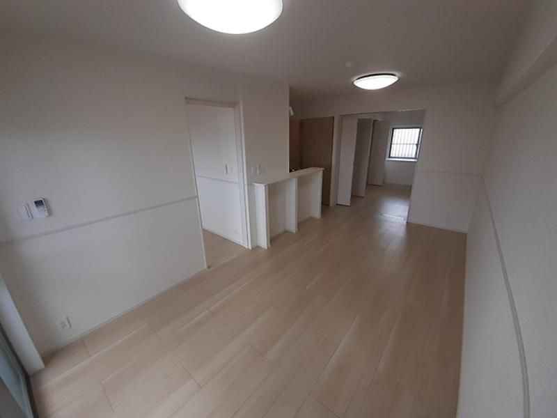 Modern 2LDK Apartment for Rent in Uruma City, Okinawa - Thumbnail 4