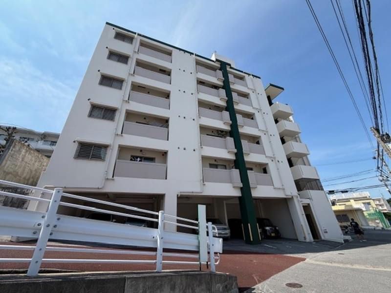 1K Apartment for Rent in Tomigusuku, Okinawa - 24.18 sqm - Thumbnail 2