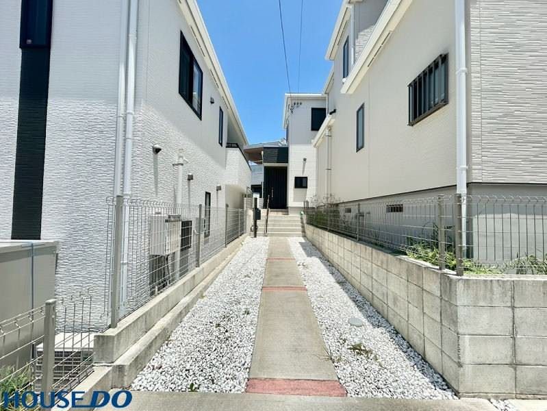 4LDK House for Sale in Ginowan, Okinawa - 91.91 sqm - Thumbnail 2