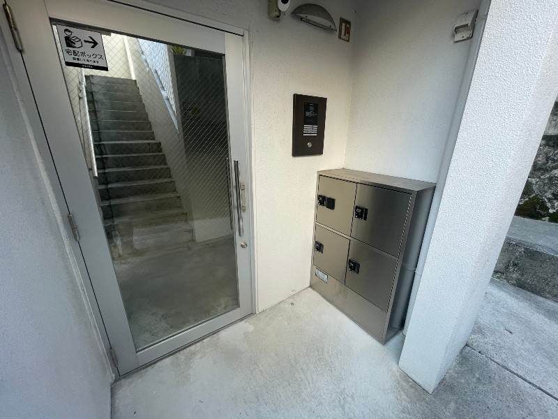 City Terrace Matsukawa 103: Modern 1R Apartment for Rent in Naha - Thumbnail 4