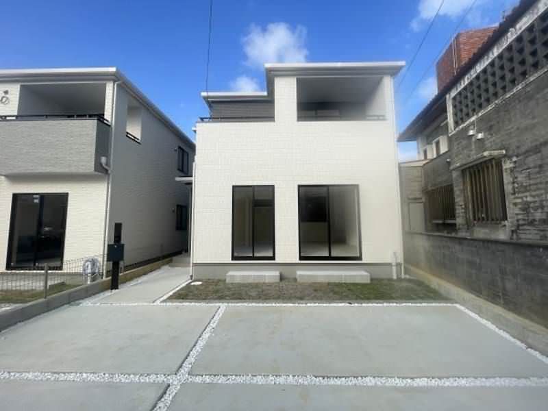 New 4LDK House for Sale in Okinawa City, Customizable Layout - Thumbnail 2