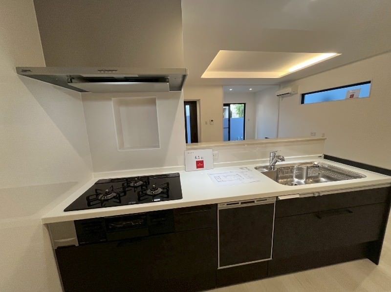 New 4LDK House in Kadena Town, Okinawa - Thumbnail 2