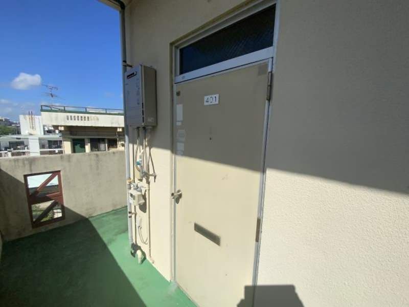 1R Apartment for Rent in Ginowan City, Okinawa - Thumbnail 2