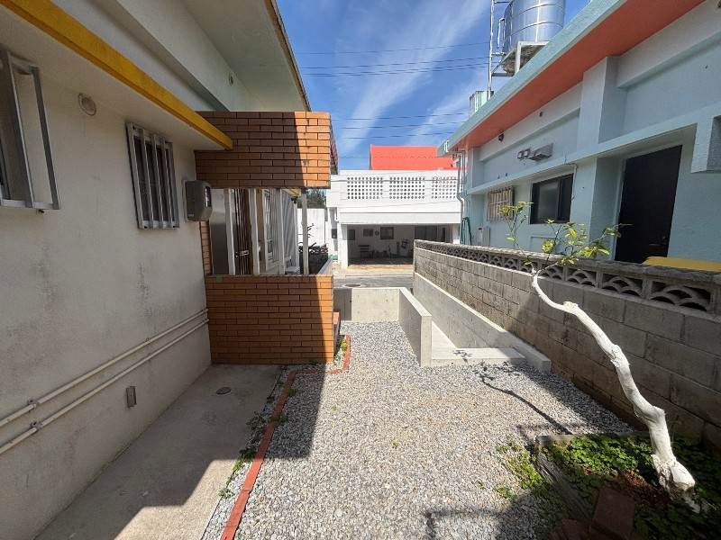 2LDK Single-Story House for Sale in Zakimi, Yomitan, Okinawa - Thumbnail 3