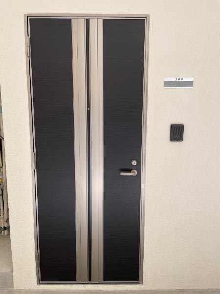 1LDK Apartment for Rent in Yonabaru, Okinawa with Auto-Lock - Thumbnail 2