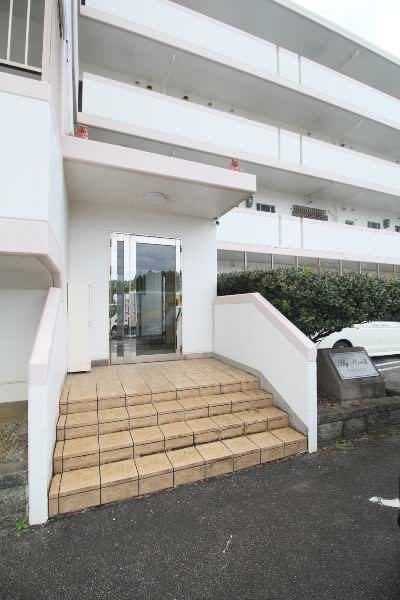 Sky Place II 3DK Apartment for Rent in Okinawa City - Thumbnail 2