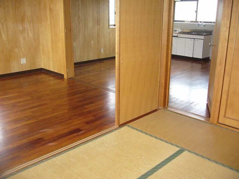 Sunlight Akamine 2LDK Apartment for Rent in Haebaru, Okinawa - Thumbnail 3