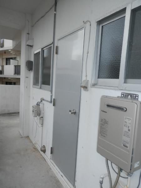 1R Apartment for Rent in Nakagusuku Village, Okinawa - Thumbnail 3