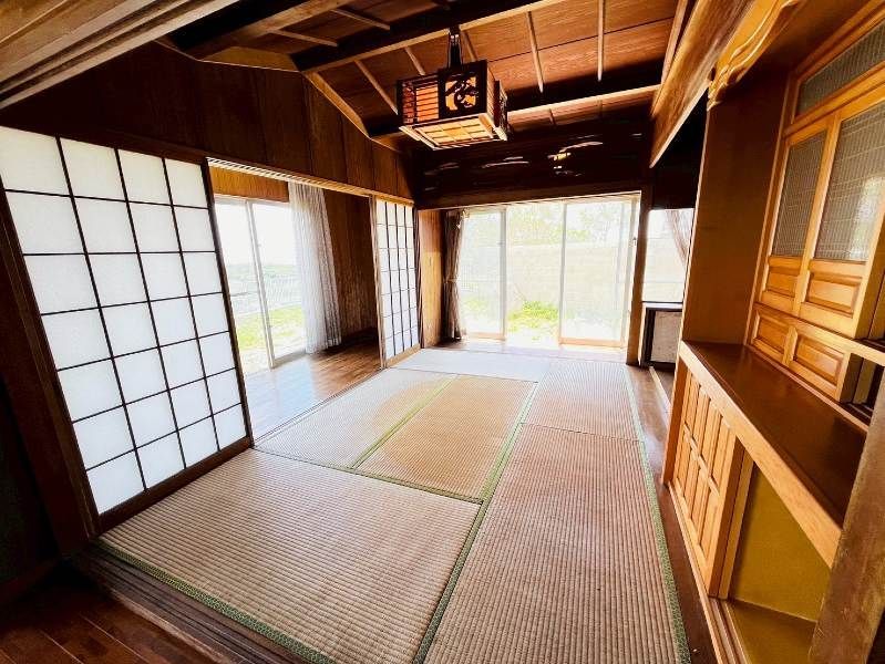6LDK House with Panoramic Ocean View in Naha, Okinawa - Thumbnail 3
