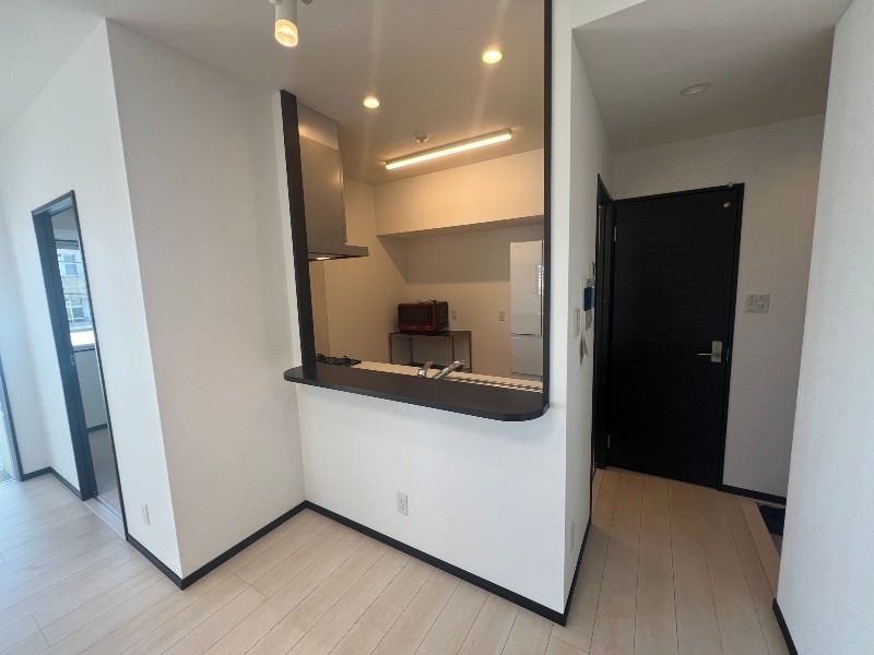 Premium Court Misato Second 2LDK Apartment for Rent in Okinawa City - Thumbnail 4