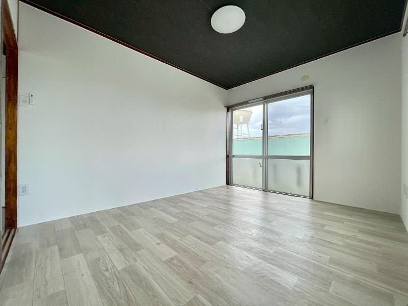 2DK Apartment for Rent in Misato, Okinawa City | 55,000 Yen - Thumbnail 4