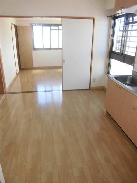 Co-op Urizun 2DK Apartment for Rent in Awase, Okinawa City - Thumbnail 3